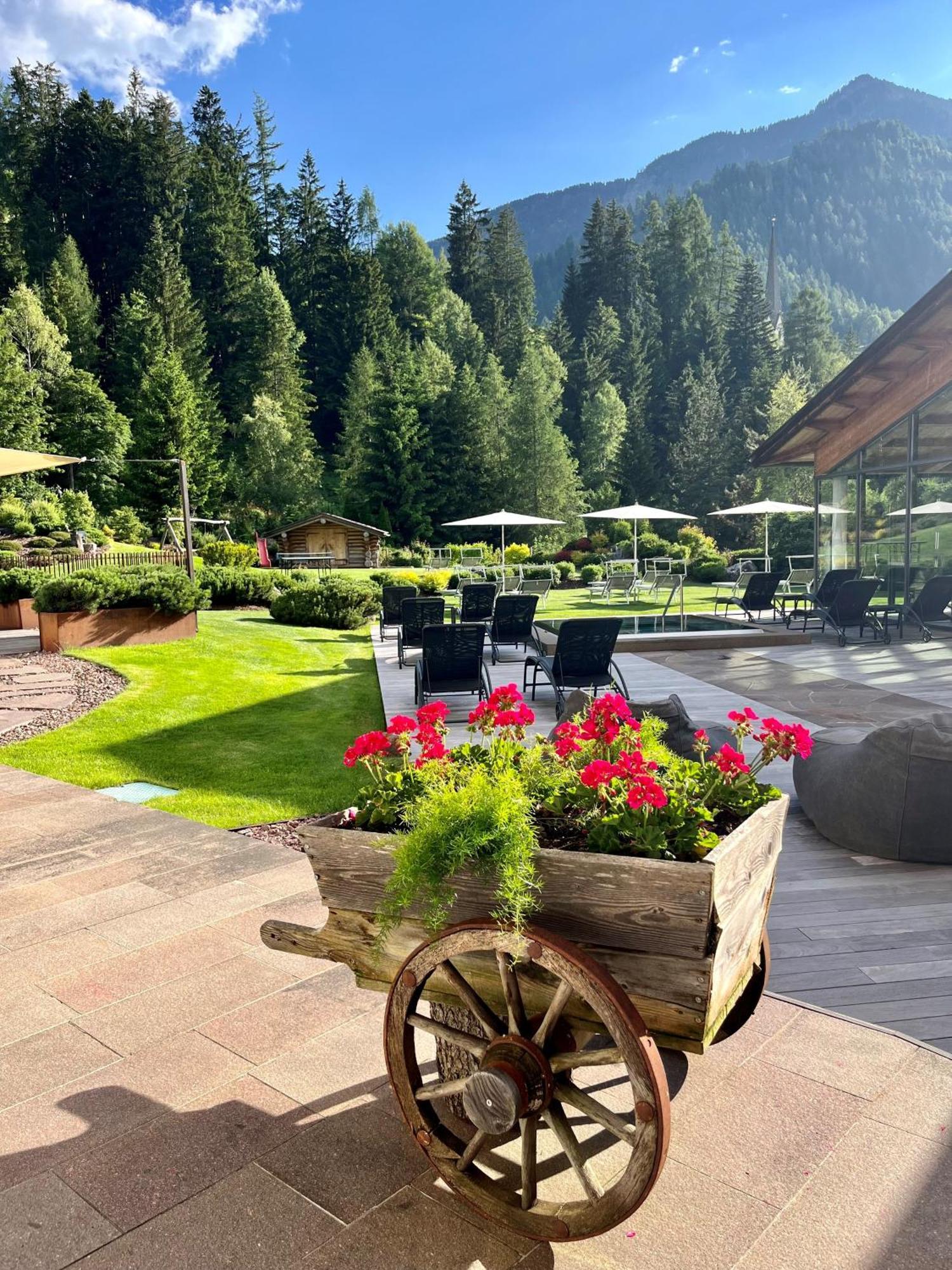 Hotel Arnaria Ortisei Exterior photo