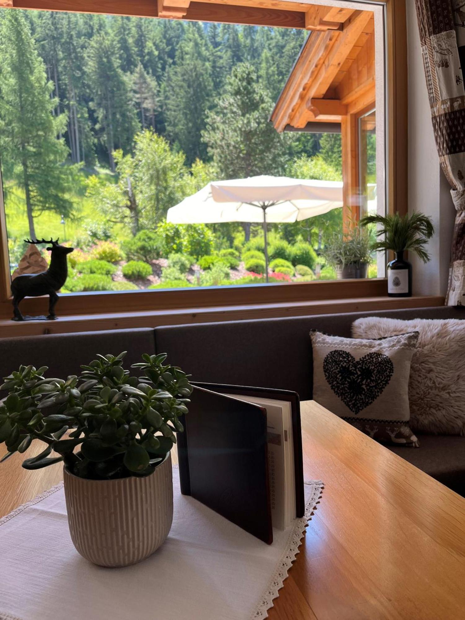 Hotel Arnaria Ortisei Exterior photo